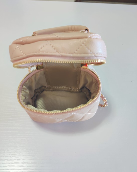 Mini Carrying Pouch with Metal Chain Mini Carrying Pouch with Metal Chain